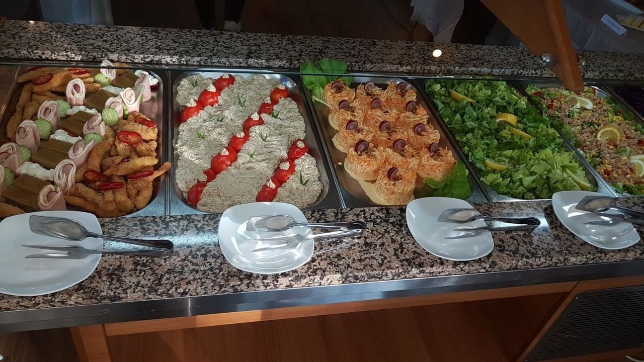 Отель Hotel Rozmarin Предял-25