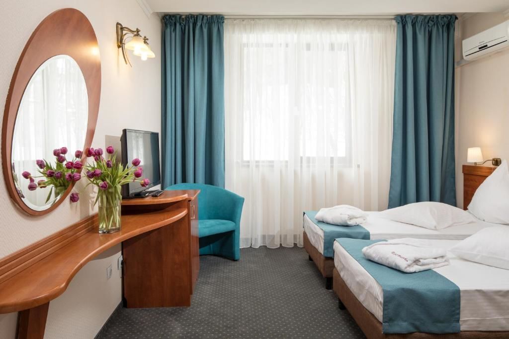 Отель Hotel Rozmarin Предял-54