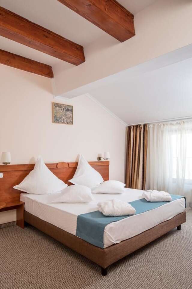 Отель Hotel Rozmarin Предял-21